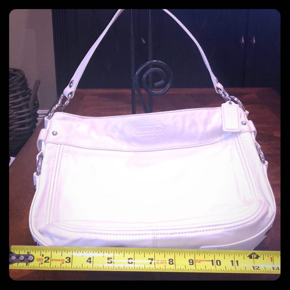 Pearl white Coach Leather shoulder bag LIKE NEW